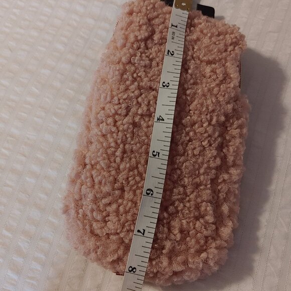 NWT MY TAGALONGS SHERPA PHONE SLING CROSSBODY - Picture 10 of 10